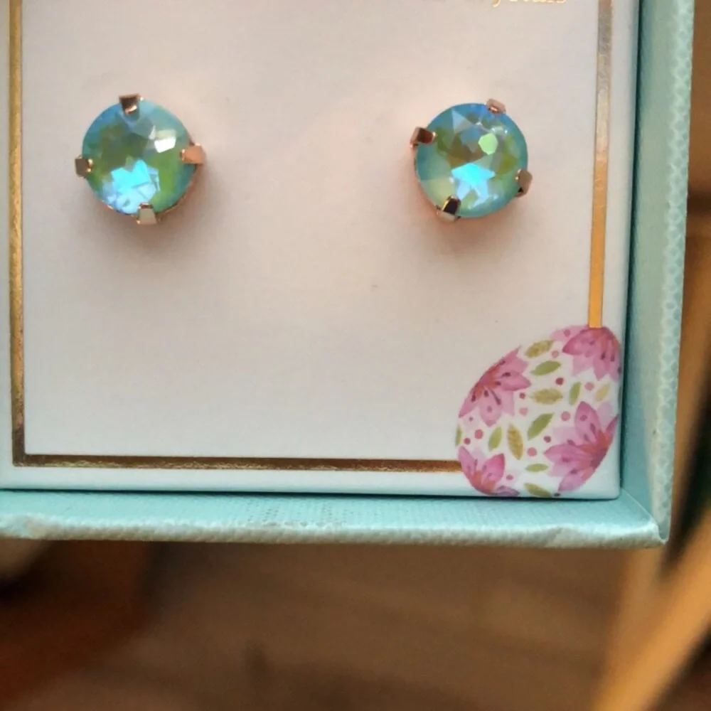Gorgeous Aquamarine AB Crystal Earrings - Picture 4 of 9